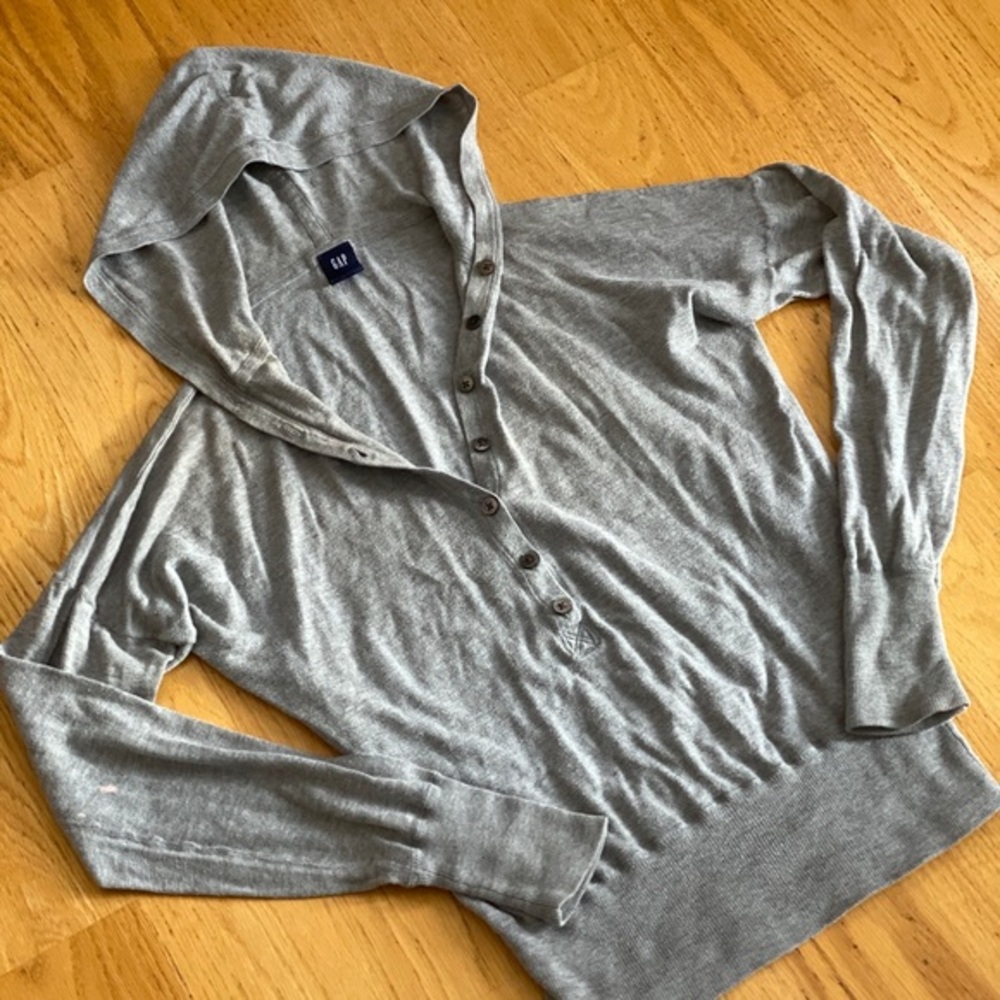 Gap hooded half button up